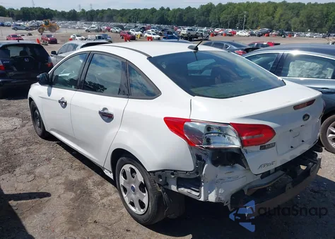 2016 Ford Focus S z USA, uszkodzony, nr VIN 1FADP3E20GL369240